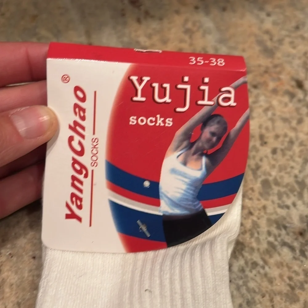 NWT Yang Chao kids non slip socks